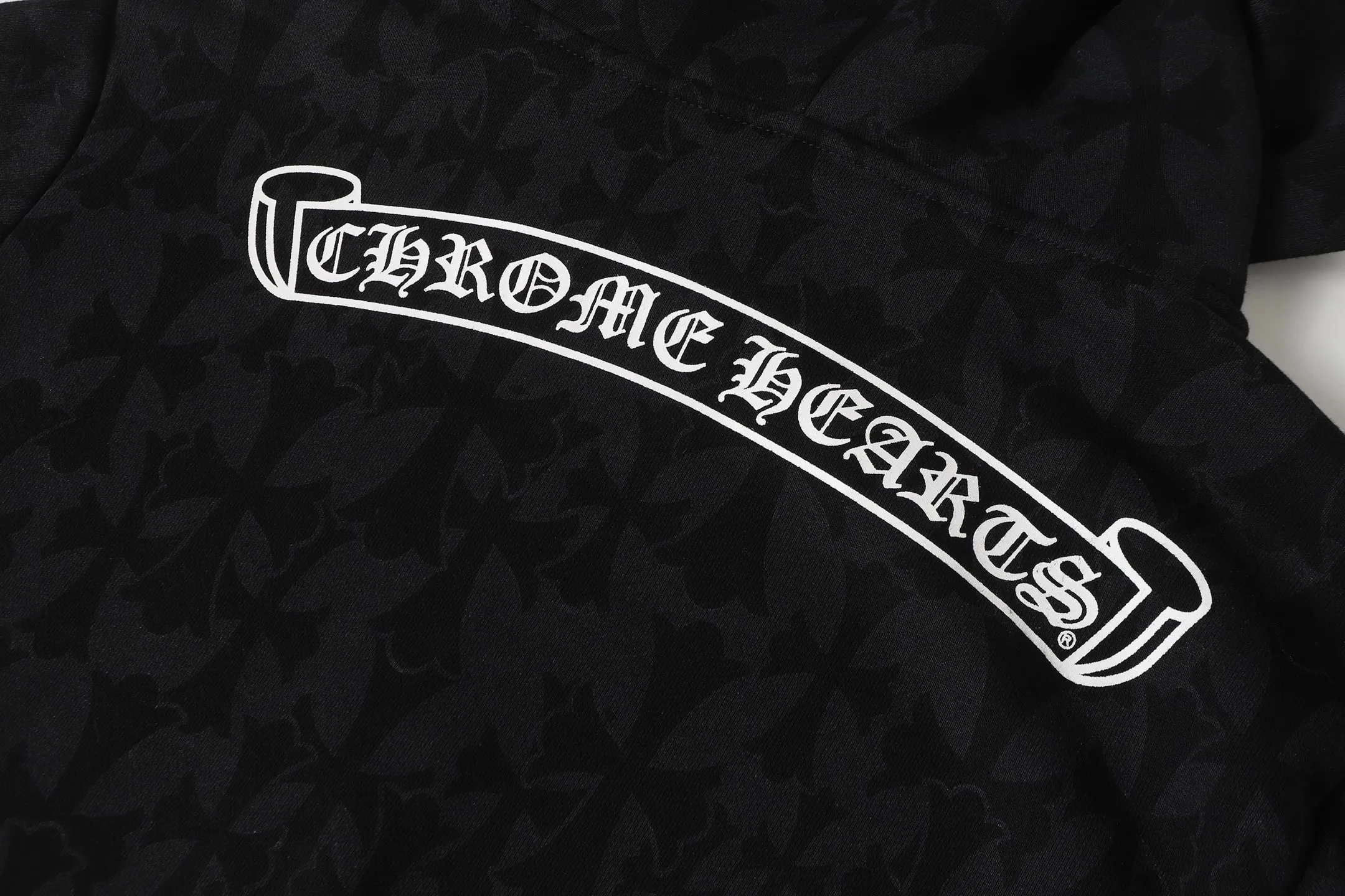 P290 K03 model This model is different from the k20 printing cross-border model. If you are pursuing quality, please do not place an order - Chrome Hearts/Chrome Hearts Sanskrit dark pattern all-over printed cross ✝️ Printed zipper sweatshirt cardigan jacket - High weight, high density and high quality. The wool is soft, delicate and skin-friendly. Soft and silky to the touch. Excellent warmth and skin-friendly properties - Custom-woven and custom-dyed, no color difference, no matter the fabric or workmanship details, beat the ordinary version on the market. -Hardware zipper accessories are all customized with full details -Colour: black -Size: S M L XL